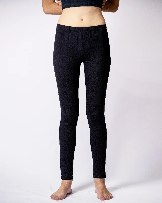 Womens Solid Color Yoga Leggings in Black